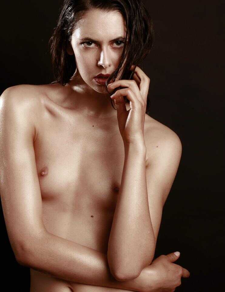 Anais Fr - Beauty in the dark