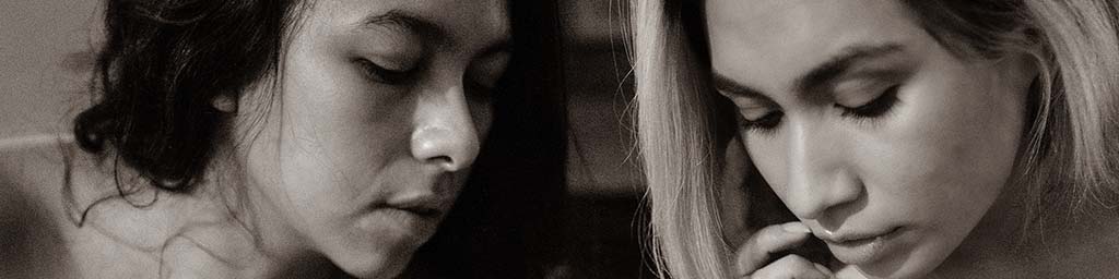 Love is like chess header