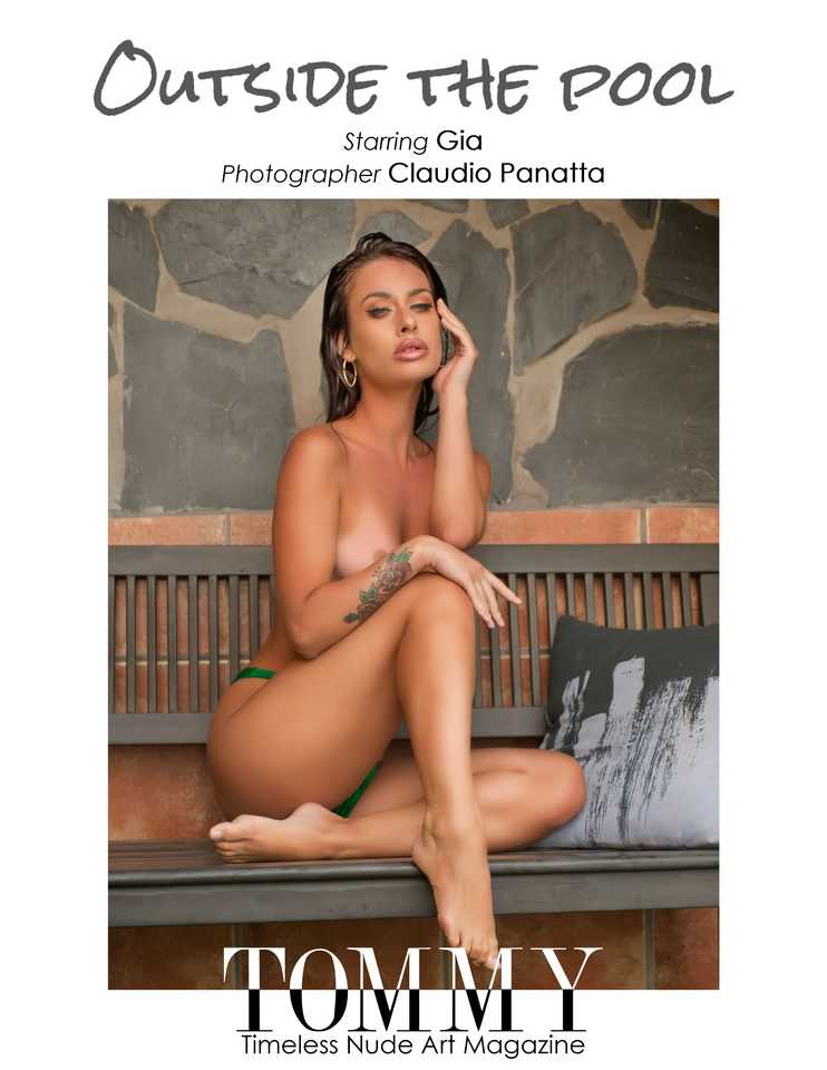 Back cover Gia - Outside the pool