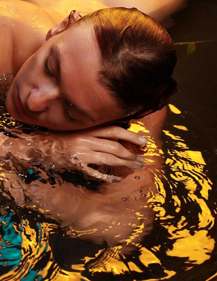 Lou Secains - Black Bath